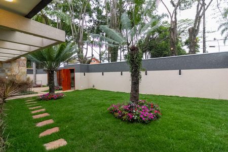 Casa à venda com 550m², 4 quartos e 4 vagas Casa à venda com 550m², 4 quartos e 4 vagasJardim