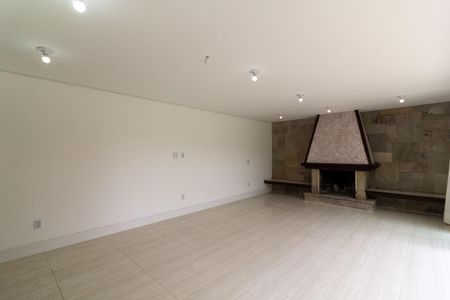 Casa à venda com 550m², 4 quartos e 4 vagas Casa à venda com 550m², 4 quartos e 4 vagasSala de Estar