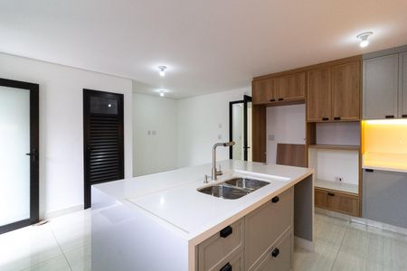 Casa à venda com 550m², 4 quartos e 4 vagas Casa à venda com 550m², 4 quartos e 4 vagasCozinha