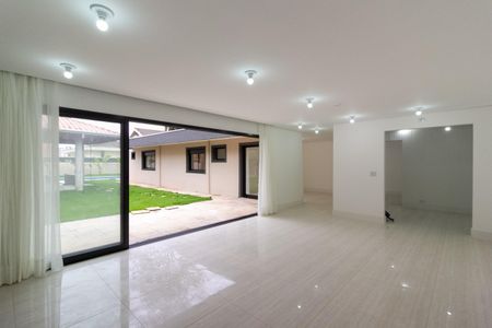 Sala de Estar de casa à venda com 4 quartos, 550m² em Jardim Prudência, São Paulo