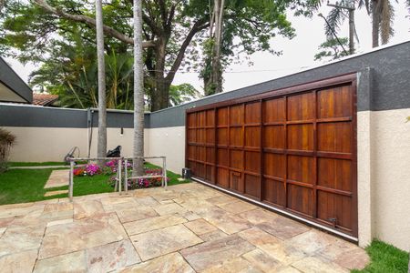 Casa à venda com 550m², 4 quartos e 4 vagas Casa à venda com 550m², 4 quartos e 4 vagasGaragem