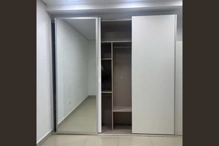Casa à venda com 3 quartos, 300m² em Vila Elvira, São Paulo