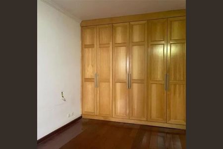 Casa à venda com 3 quartos, 300m² em Vila Elvira, São Paulo