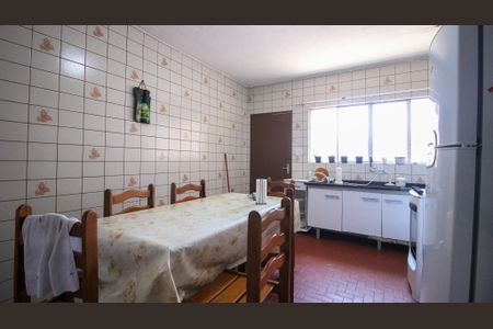 Casa à venda com 250m², 2 quartos e 6 vagas