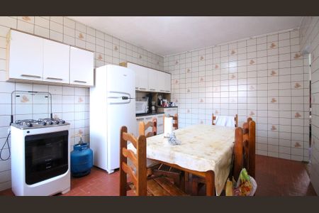 Casa à venda com 250m², 2 quartos e 6 vagas