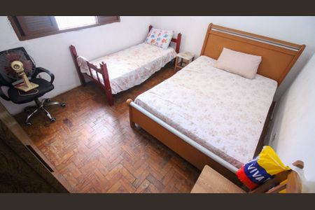 Casa à venda com 250m², 2 quartos e 6 vagas