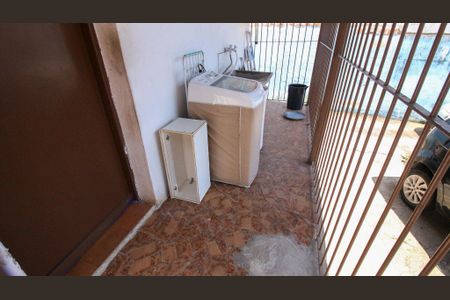 Casa à venda com 250m², 2 quartos e 6 vagas