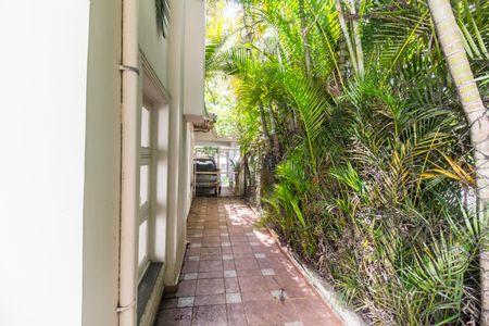 Casa de condomínio à venda com 400m², 4 quartos e 4 vagasCorredor