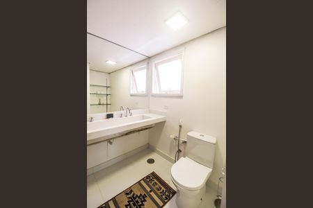 Casa de condomínio à venda com 400m², 4 quartos e 4 vagasBanheiro da Suíte