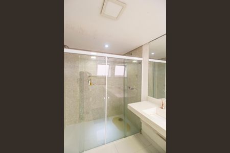 Casa de condomínio à venda com 400m², 4 quartos e 4 vagasBanheiro da Suíte