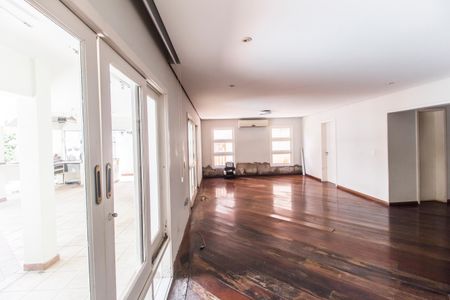 Casa de condomínio à venda com 400m², 4 quartos e 4 vagasSala 