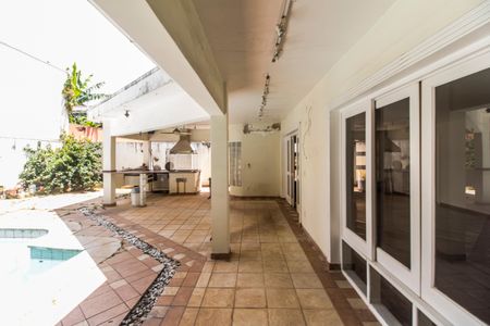 Casa de condomínio à venda com 400m², 4 quartos e 4 vagasVaranda gourmet