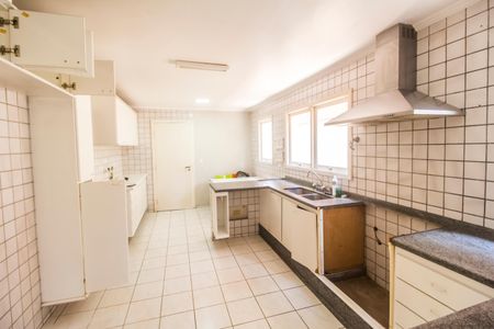 Casa de condomínio à venda com 400m², 4 quartos e 4 vagasCozinha