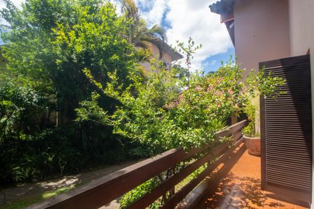 Casa à venda com 940m², 4 quartos e 6 vagas Casa à venda com 940m², 4 quartos e 6 vagasVista Varanda