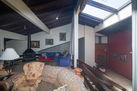 Casa à venda com 940m², 4 quartos e 6 vagas Casa à venda com 940m², 4 quartos e 6 vagasSala 3