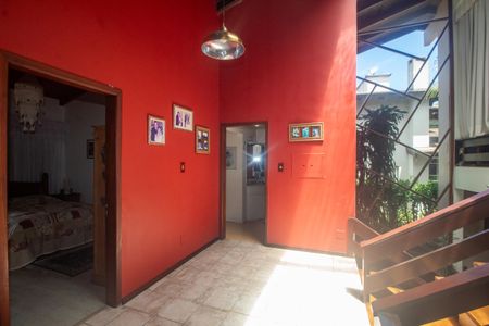 Casa à venda com 940m², 4 quartos e 6 vagas Casa à venda com 940m², 4 quartos e 6 vagasCorredor