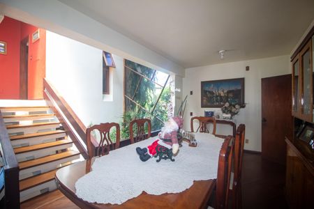 Casa à venda com 940m², 4 quartos e 6 vagas Casa à venda com 940m², 4 quartos e 6 vagasSala 2