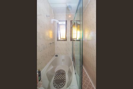 Casa à venda com 940m², 4 quartos e 6 vagas Casa à venda com 940m², 4 quartos e 6 vagasBanheiro da Suíte 2