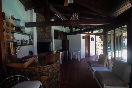 Casa à venda com 940m², 4 quartos e 6 vagas Casa à venda com 940m², 4 quartos e 6 vagasÁrea comum