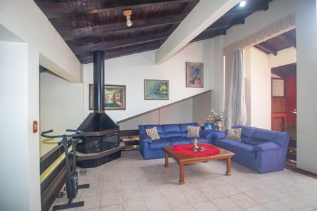 Casa à venda com 940m², 4 quartos e 6 vagas Casa à venda com 940m², 4 quartos e 6 vagasSala 3