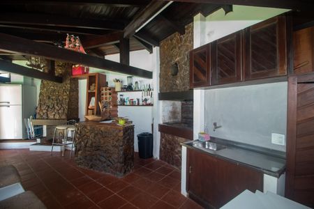 Casa à venda com 940m², 4 quartos e 6 vagas Casa à venda com 940m², 4 quartos e 6 vagasÁrea comum