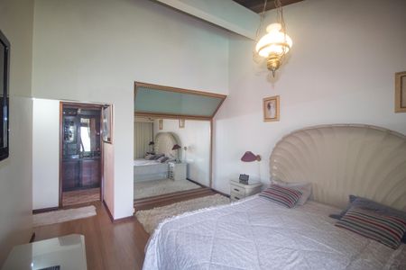 Casa à venda com 940m², 4 quartos e 6 vagas Casa à venda com 940m², 4 quartos e 6 vagasSuite 3