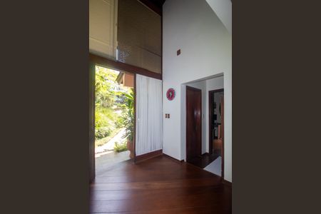 Casa à venda com 940m², 4 quartos e 6 vagas Casa à venda com 940m², 4 quartos e 6 vagasSala