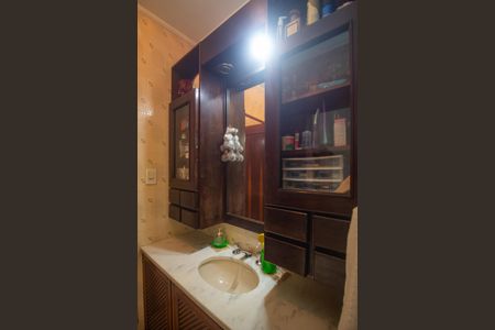 Casa à venda com 940m², 4 quartos e 6 vagas Casa à venda com 940m², 4 quartos e 6 vagasBanheiro da Suíte 2