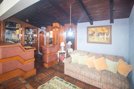 Casa à venda com 940m², 4 quartos e 6 vagas Casa à venda com 940m², 4 quartos e 6 vagasSala 3