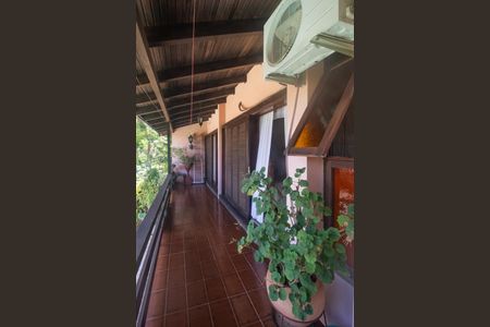 Casa à venda com 940m², 4 quartos e 6 vagas Casa à venda com 940m², 4 quartos e 6 vagasVaranda Quarto 1