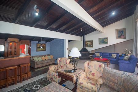 Casa à venda com 940m², 4 quartos e 6 vagas Casa à venda com 940m², 4 quartos e 6 vagasSala 3