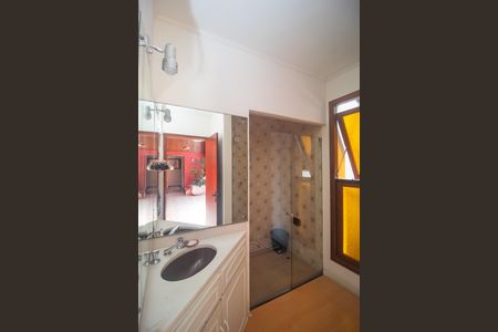 Casa à venda com 940m², 4 quartos e 6 vagas Casa à venda com 940m², 4 quartos e 6 vagasBanheiro da Suite 1