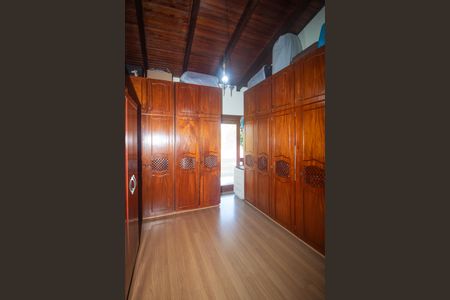 Casa à venda com 940m², 4 quartos e 6 vagas Casa à venda com 940m², 4 quartos e 6 vagasCloset Suite 3