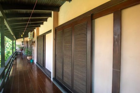 Casa à venda com 940m², 4 quartos e 6 vagas Casa à venda com 940m², 4 quartos e 6 vagasVaranda Quarto 1