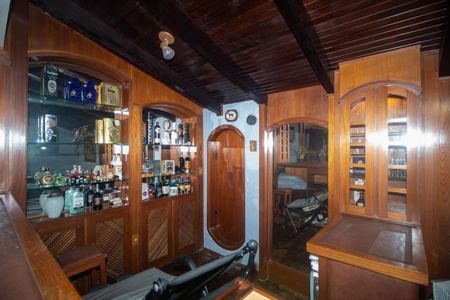 Casa à venda com 940m², 4 quartos e 6 vagas Casa à venda com 940m², 4 quartos e 6 vagasSala 3