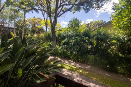 Casa à venda com 940m², 4 quartos e 6 vagas Casa à venda com 940m², 4 quartos e 6 vagasVista Varanda