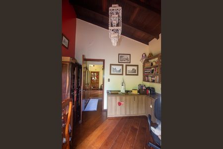 Casa à venda com 940m², 4 quartos e 6 vagas Casa à venda com 940m², 4 quartos e 6 vagasEscritorio