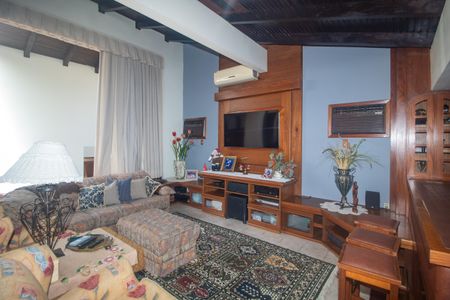 Casa à venda com 940m², 4 quartos e 6 vagas Casa à venda com 940m², 4 quartos e 6 vagasSala 3