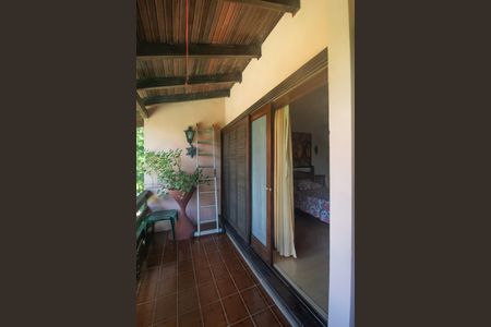 Casa à venda com 940m², 4 quartos e 6 vagas Casa à venda com 940m², 4 quartos e 6 vagasVaranda Quarto 1