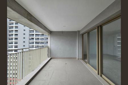 Apartamento à venda com 102m², 2 quartos e 2 vagasVaranda