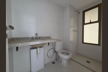 Apartamento à venda com 102m², 2 quartos e 2 vagasBanheiro da Suíte 1