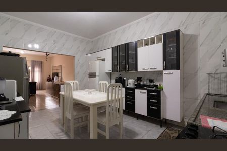 Casa à venda com 300m², 5 quartos e 5 vagasCozinha