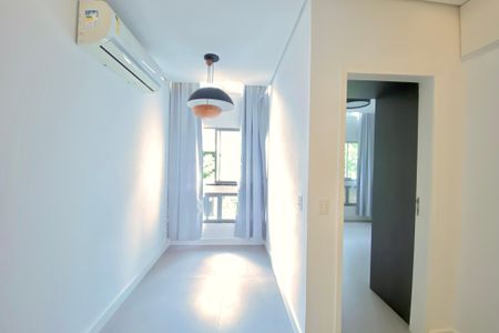 Sala  de apartamento para alugar com 1 quarto, 57m² em Leblon, Rio de Janeiro