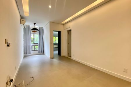 Sala  de apartamento para alugar com 1 quarto, 57m² em Leblon, Rio de Janeiro