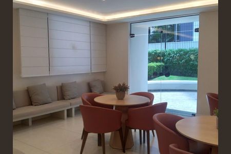 Apartamento para alugar com 4 quartos, 200m² em Indianópolis, São Paulo