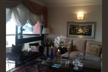Apartamento para alugar com 4 quartos, 200m² em Indianópolis, São Paulo
