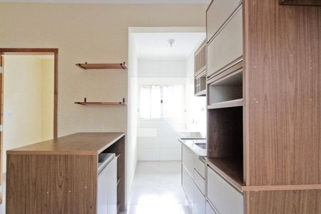 Cozinha de apartamento para alugar com 2 quartos, 65m² em Vila Mangalot, São Paulo