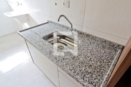 Cozinha de apartamento para alugar com 2 quartos, 65m² em Vila Mangalot, São Paulo