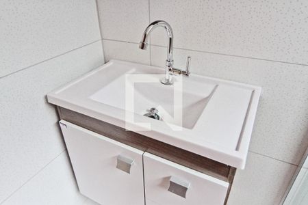 Apartamento para alugar com 65m², 2 quartos e sem vagaBanheiro