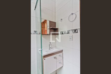 Apartamento para alugar com 65m², 2 quartos e sem vagaBanheiro